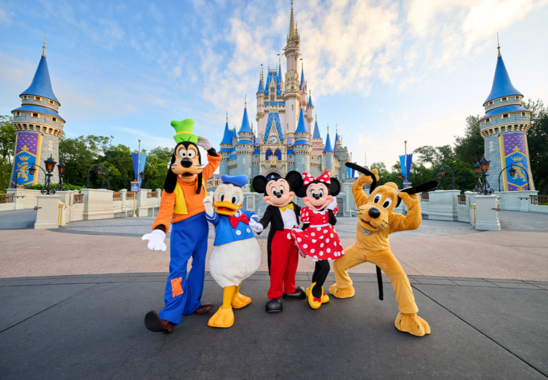 MagicBreaks Free Disney Dining & Drinks now on sale! carousel banner